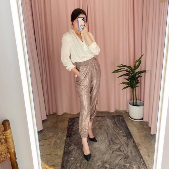 Anthropologie Pants - ANTHROPOLOGIE PINK ROSE METALLIC SHIMMER JOGGER HAREM BOHO PANT SIZE SMALL